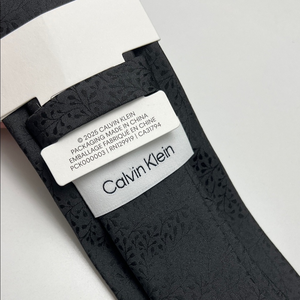 Calvin Klein Black Jacquard Leaf Motif Tie - Picture 2 of 4